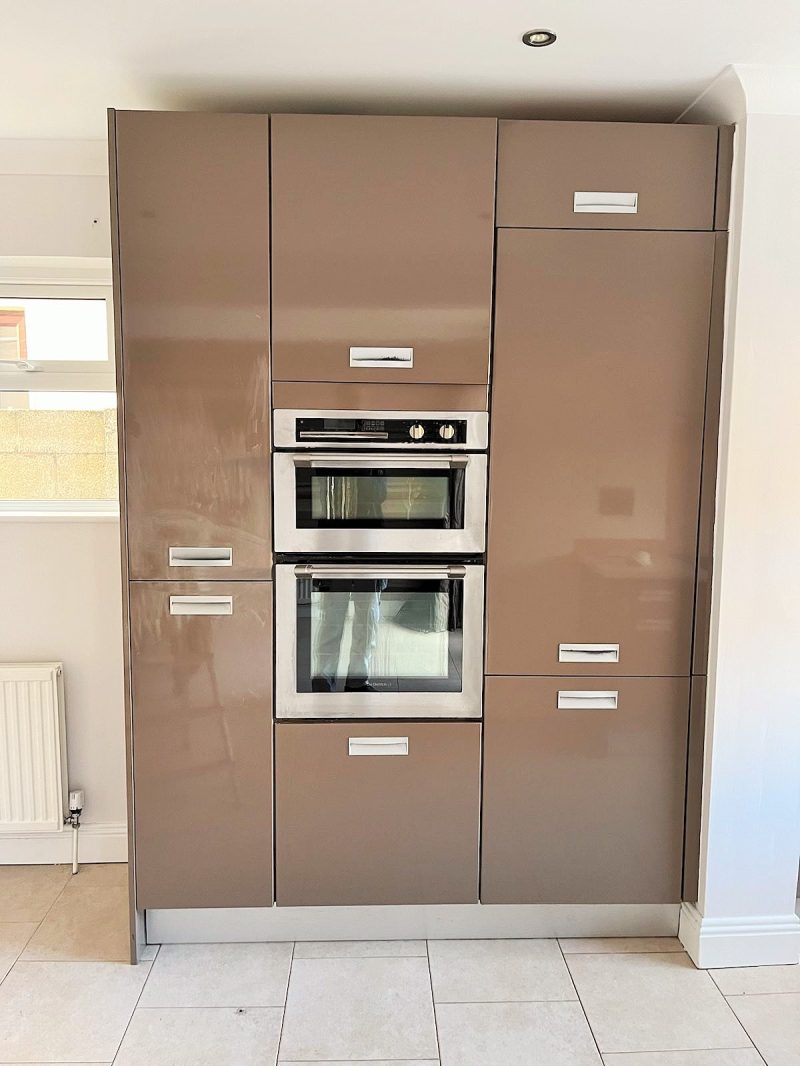 How to paint laminated surfaces / Painting laminated wardrobes and