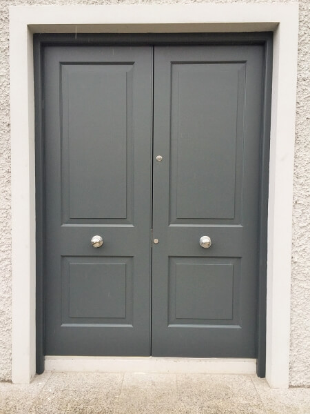 A door painted in Dun Laoghaire by expert door painters Impressions Painters and Decorators