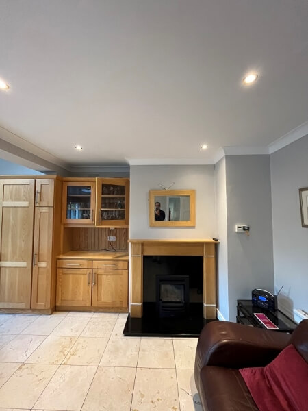 Example-of-oak-kitchen-cabinets-before-being-hand-painted-by-Impressions-Painting-and-Decorating