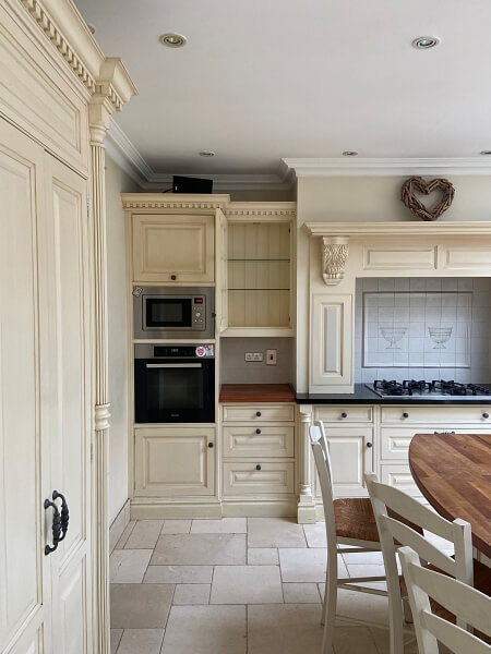 Kitchen cabinet before being painted and varnished by Impressions painting and decorating